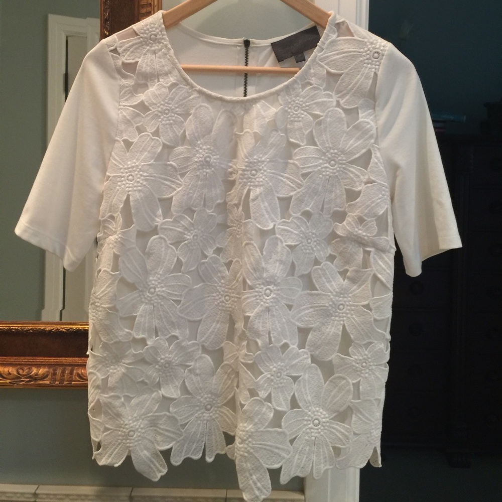 Anthropologie White appliqué flower blouse